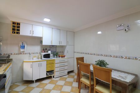 Casa à venda com 160m², 3 quartos e 2 vagasCozinha 