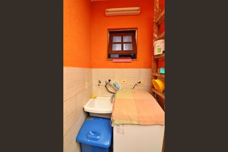 Casa à venda com 160m², 3 quartos e 2 vagasÁrea de Serviço