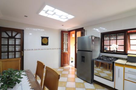 Casa à venda com 160m², 3 quartos e 2 vagasCozinha 