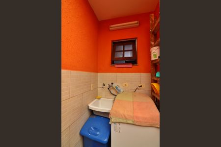 Casa à venda com 160m², 3 quartos e 2 vagasÁrea de Serviço