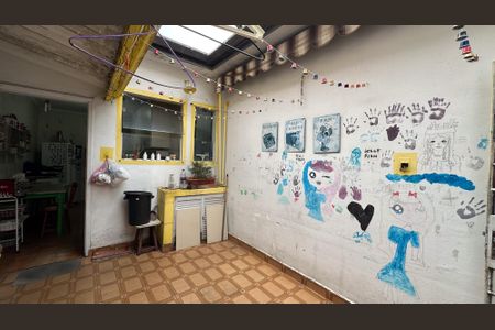 Casa à venda com 102m², 1 quarto e 1 vagaQuintal