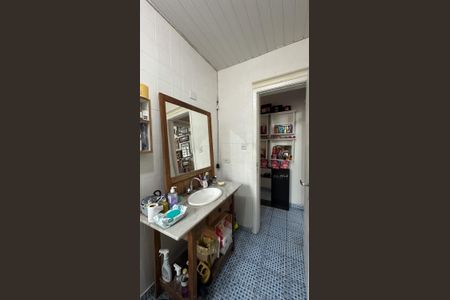 Banheiro de casa à venda com 1 quarto, 102m² em Vila Bertioga, São Paulo