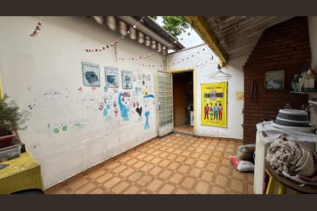 Casa à venda com 102m², 1 quarto e 1 vagaQuintal