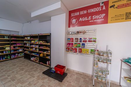 Apartamento à venda com 35m², 2 quartos e sem vaga Apartamento à venda com 35m², 2 quartos e sem vagaMini Mercado