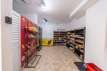 Apartamento à venda com 35m², 2 quartos e sem vaga Apartamento à venda com 35m², 2 quartos e sem vagaMini Mercado