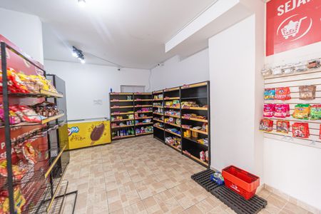 Apartamento à venda com 35m², 2 quartos e sem vaga Apartamento à venda com 35m², 2 quartos e sem vagaMini Mercado