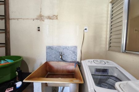 Casa à venda com 55m², 2 quartos e 1 vagaÁrea de Serviço