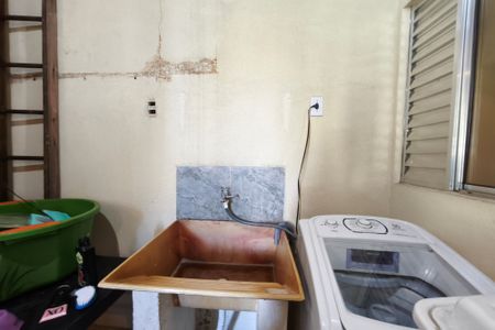 Casa à venda com 55m², 2 quartos e 1 vagaÁrea de Serviço