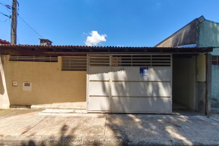 Casa à venda com 55m², 2 quartos e 1 vagaFachada
