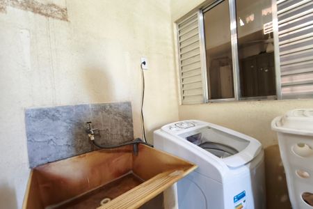 Casa à venda com 55m², 2 quartos e 1 vagaÁrea de Serviço