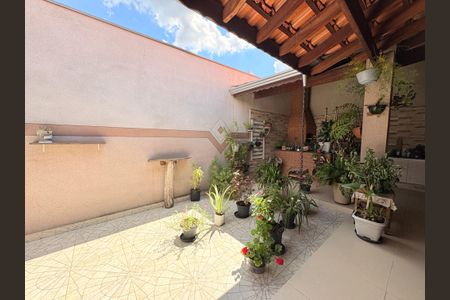 Casa à venda com 125m², 2 quartos e 2 vagasQuintal com área de Serviço e churrasqueira