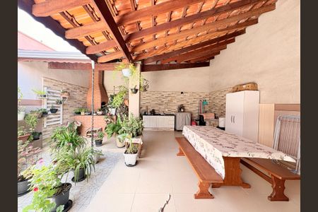 Casa à venda com 125m², 2 quartos e 2 vagasQuintal com área de Serviço e churrasqueira