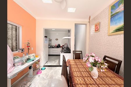 Casa à venda com 125m², 2 quartos e 2 vagasCopa