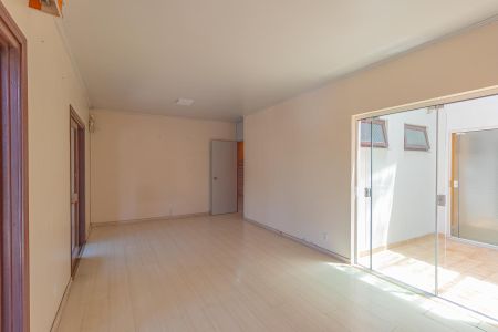 Casa para alugar com 158m², 4 quartos e sem vaga Casa para alugar com 158m², 4 quartos e sem vagaSala