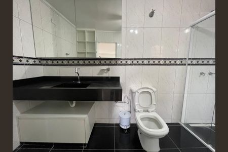 Casa para alugar com 240m², 4 quartos e 1 vagaBanheiro 2