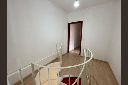 Casa para alugar com 240m², 4 quartos e 1 vagaHall quartos 