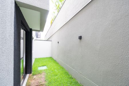 Quintal de kitnet/studio à venda com 1 quarto, 41m² em Vila da Saúde, São Paulo