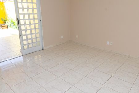 Sala de casa para alugar com 2 quartos, 99m² em Campo Grande, Rio de Janeiro