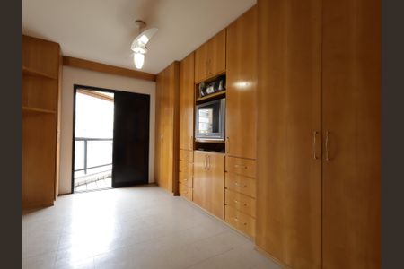 Apartamento à venda com 212m², 3 quartos e 3 vagasSuíte 1