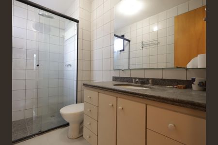 Apartamento à venda com 212m², 3 quartos e 3 vagasBanheiro