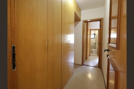 Apartamento à venda com 212m², 3 quartos e 3 vagasCorredor