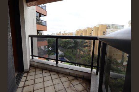 Apartamento à venda com 212m², 3 quartos e 3 vagasVaranda da suíte