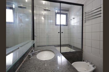 Apartamento à venda com 212m², 3 quartos e 3 vagasBanheiro da Suíte 1