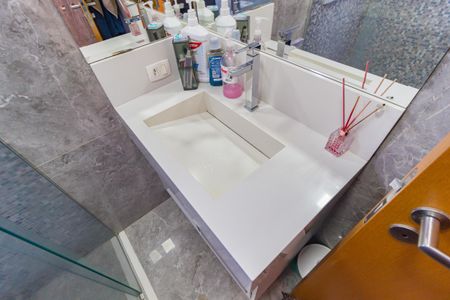 Apartamento à venda com 92m², 2 quartos e 2 vagasDetalhe Banheiro - Suíte