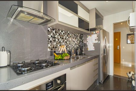 Apartamento à venda com 92m², 2 quartos e 2 vagasCozinha