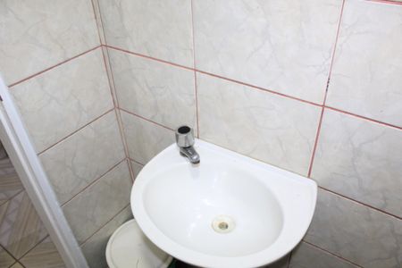 Casa para alugar com 70m², 2 quartos e sem vaga Casa para alugar com 70m², 2 quartos e sem vagaBanheiro