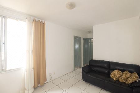 Sala de apartamento para alugar com 2 quartos, 40m² em Cosmos, Rio de Janeiro