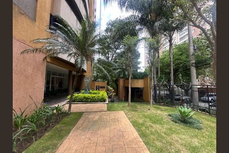 Apartamento à venda com 90m², 3 quartos e 2 vagasFachada e portaria