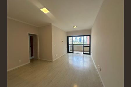 Sala de apartamento à venda com 3 quartos, 90m² em Empresarial 18 do Forte, Barueri