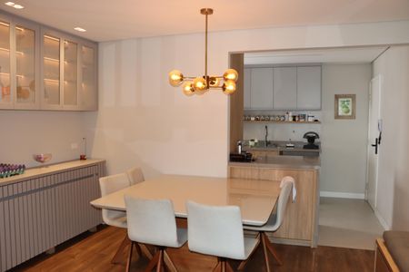 Apartamento para alugar com 2 quartos, 132m² em Jardim dos Oliveiras, Embu das Artes