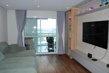 Apartamento para alugar com 2 quartos, 132m² em Jardim dos Oliveiras, Embu das Artes