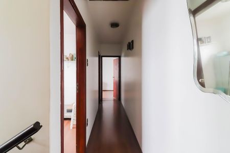 Casa para alugar com 130m², 4 quartos e 2 vagas Casa para alugar com 130m², 4 quartos e 2 vagasCorredor Quartos