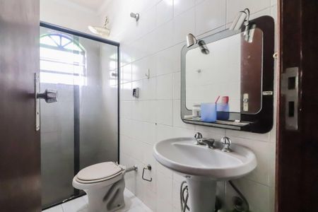 Casa para alugar com 130m², 4 quartos e 2 vagas Casa para alugar com 130m², 4 quartos e 2 vagasBanheiro