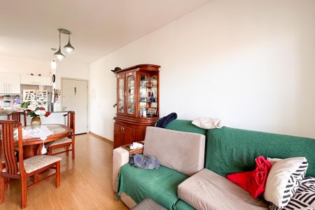 Apartamento para alugar com 65m², 2 quartos e 1 vagaSala