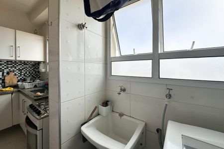 Apartamento para alugar com 65m², 2 quartos e 1 vagaÁrea de Serviço