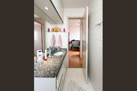 Apartamento para alugar com 65m², 2 quartos e 1 vagaBanheiro Social