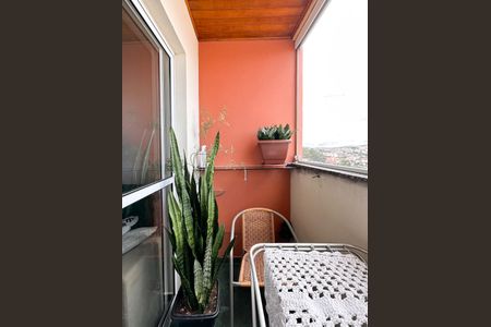 Apartamento para alugar com 65m², 2 quartos e 1 vagaSacada