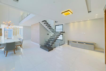Casa para alugar com 3 quartos, 291m² em Jardim Panorama, Jacareí