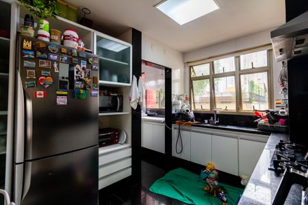 Apartamento para alugar com 110m², 3 quartos e 2 vagas Apartamento para alugar com 110m², 3 quartos e 2 vagasCozinha