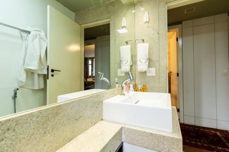 Apartamento para alugar com 110m², 3 quartos e 2 vagas Apartamento para alugar com 110m², 3 quartos e 2 vagasBanheiro Social