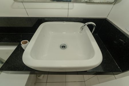 Banheiro de kitnet/studio para alugar com 1 quarto, 26m² em Bela Vista, São Paulo