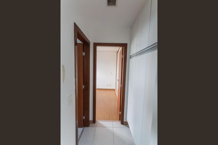 Corredor de apartamento para alugar com 1 quarto, 45m² em Lourdes, Belo Horizonte