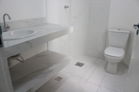 Apartamento para alugar com 90m², 3 quartos e sem vagaBanheiro