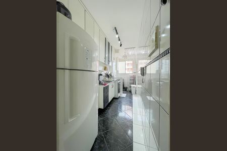 Apartamento à venda com 56m², 2 quartos e 1 vaga Apartamento à venda com 56m², 2 quartos e 1 vagaCozinha e Área de Serviço