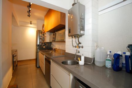 Apartamento para alugar com 70m², 2 quartos e 1 vaga Apartamento para alugar com 70m², 2 quartos e 1 vagaCozinha e Área de Serviço