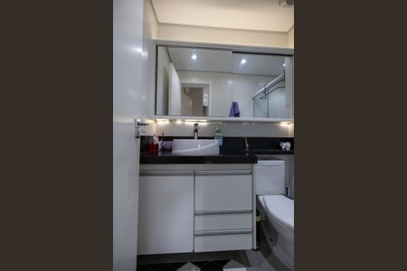 Apartamento à venda com 90m², 2 quartos e 2 vagasBanheiro suite 1